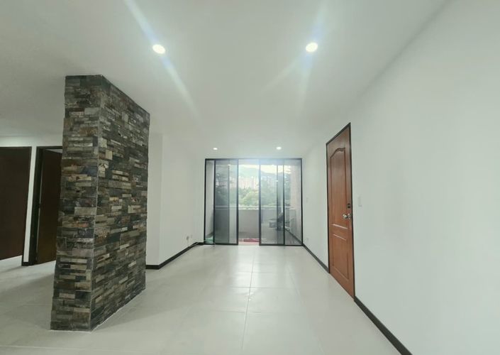Apartamento de 3 alcobas en arriendo en Belén, Medellín, 70 m² · foto 2 de 19