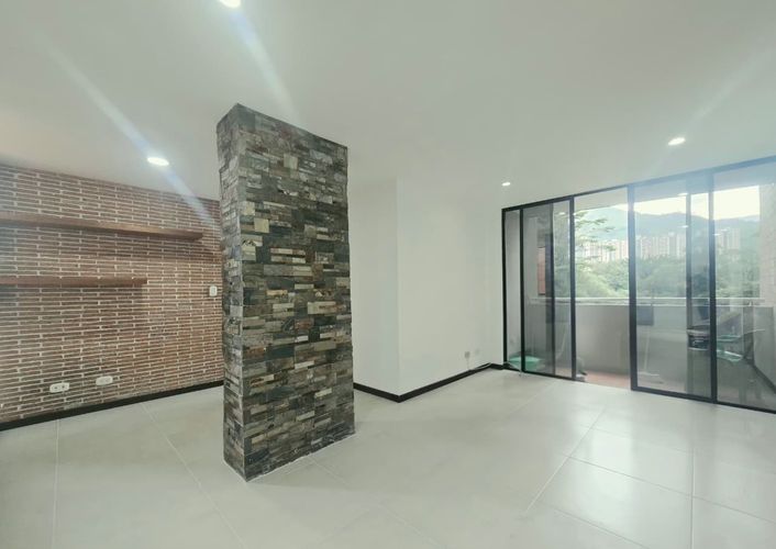 Apartamento de 3 alcobas en arriendo en Belén, Medellín, 70 m² · foto 3 de 19