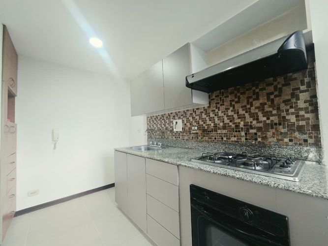 Apartamento de 3 alcobas en arriendo en Belén, Medellín, 70 m² · foto 7 de 19