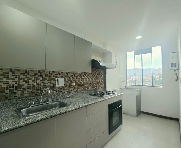 Apartamento de 3 alcobas en arriendo en Belén, Medellín, 70 m² · foto 8 de 19