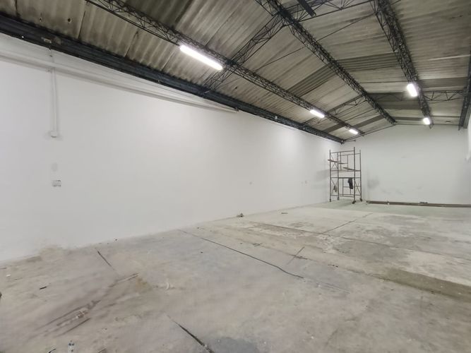 Bodega en arriendo en Cristo Rey, Medellín, 210 m² · foto 3 de 16