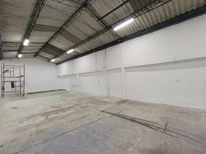 Bodega en arriendo en Cristo Rey, Medellín, 210 m² · foto 4 de 16