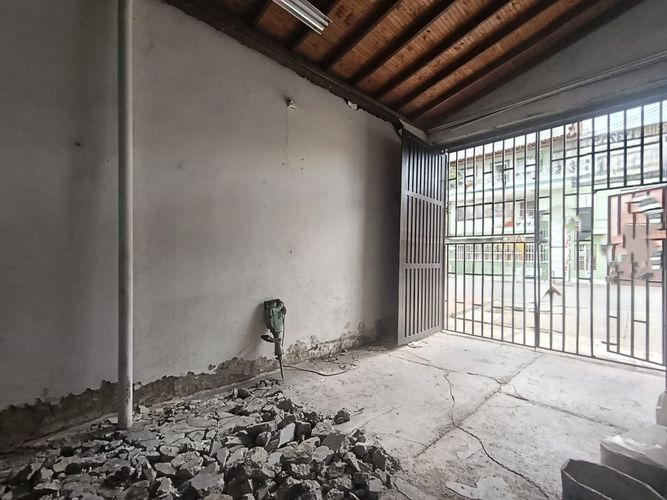 Bodega en arriendo en Cristo Rey, Medellín, 210 m² · foto 7 de 16