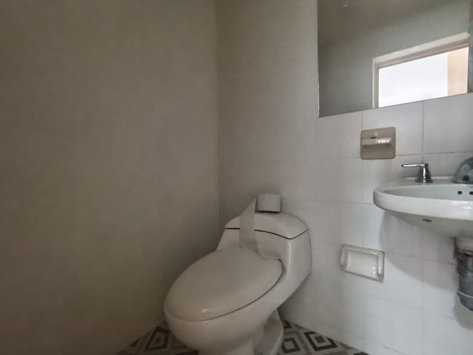 Bodega en arriendo en Cristo Rey, Medellín, 210 m² · foto 8 de 16