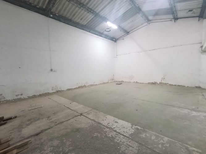 Bodega en arriendo en Cristo Rey, Medellín, 210 m² · foto 13 de 16