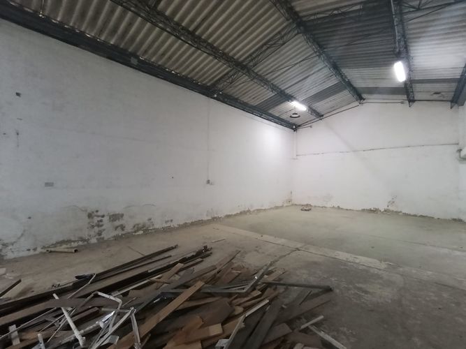 Bodega en arriendo en Cristo Rey, Medellín, 210 m² · foto 16 de 16