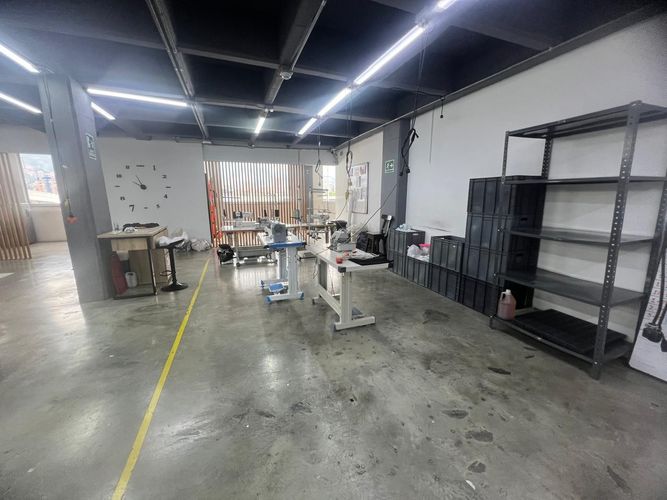 Oficina en arriendo en La Esmeralda, Itagüí, 200 m² · foto 19 de 20