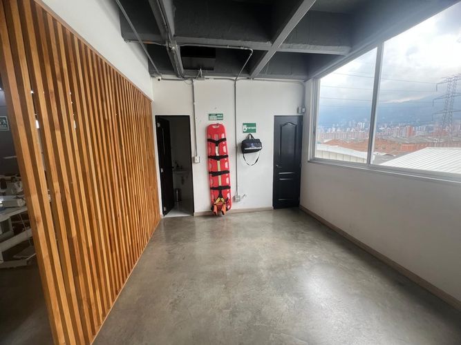 Oficina en arriendo en La Esmeralda, Itagüí, 200 m² · foto 15 de 20