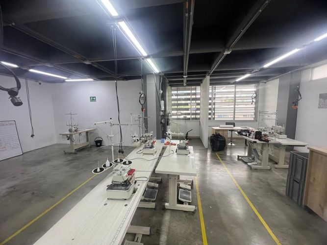 Oficina en arriendo en La Esmeralda, Itagüí, 200 m² · foto 20 de 20