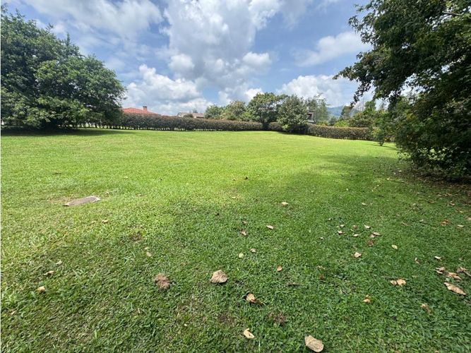 Lote en venta en Guamito, La Ceja, 2925 m² · foto 2 de 11