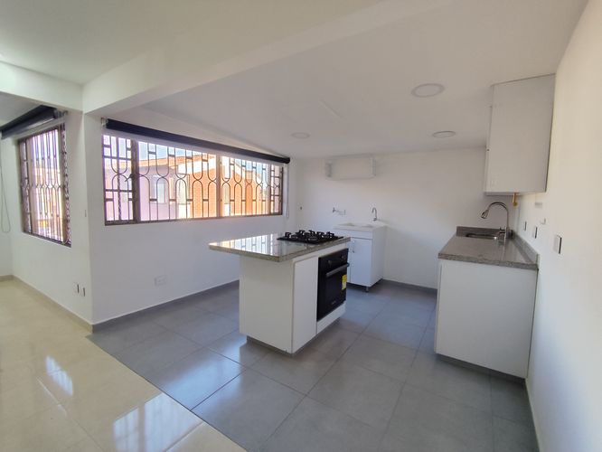 Casa de 5 alcobas en venta en Villa Olimpica, Chía, 156 m² · foto 2 de 24