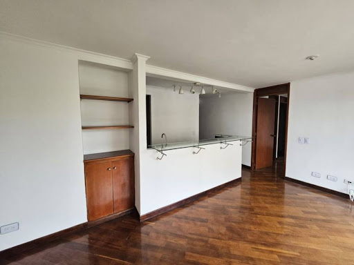 1BR Apartment in El Poblado (55 m²) - 3