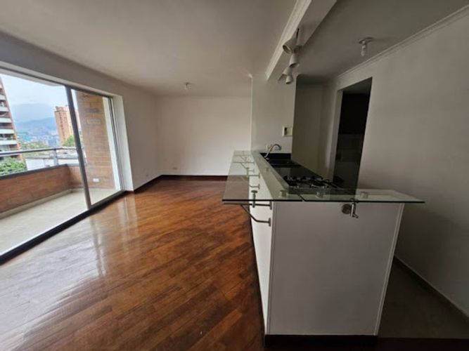 Apartaestudio en arriendo en Las Lomas, Medellín, 55 m² · foto 5 de 17