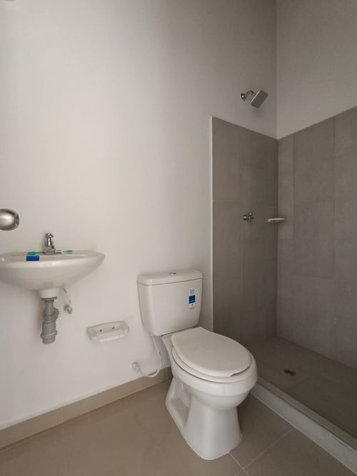 Casa de 3 alcobas en arriendo en La Floresta, Los Patios, 60 m² · foto 8 de 9