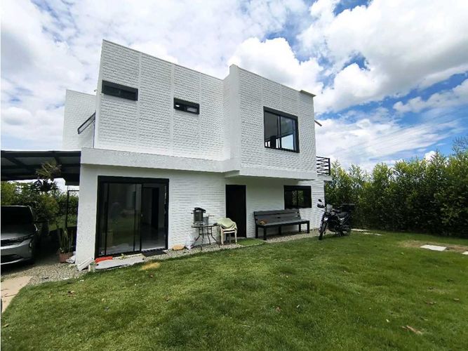 Casa de 4 alcobas en venta en La Julia, Armenia, 190 m² · foto 2 de 24