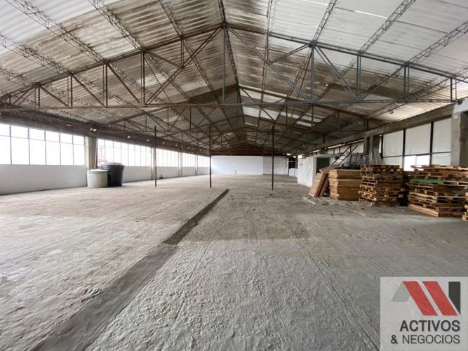 Bodega en arriendo en Colombia, Medellín, 1380 m² · foto 4 de 17