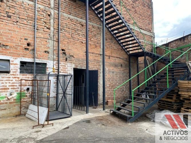 Bodega en arriendo en Colombia, Medellín, 1380 m² · foto 9 de 17