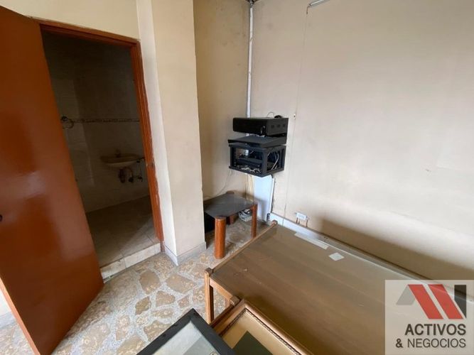 Bodega en arriendo en Colombia, Medellín, 1380 m² · foto 11 de 17