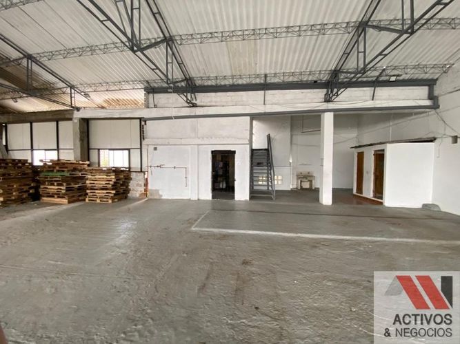Bodega en arriendo en Colombia, Medellín, 1380 m² · foto 15 de 17
