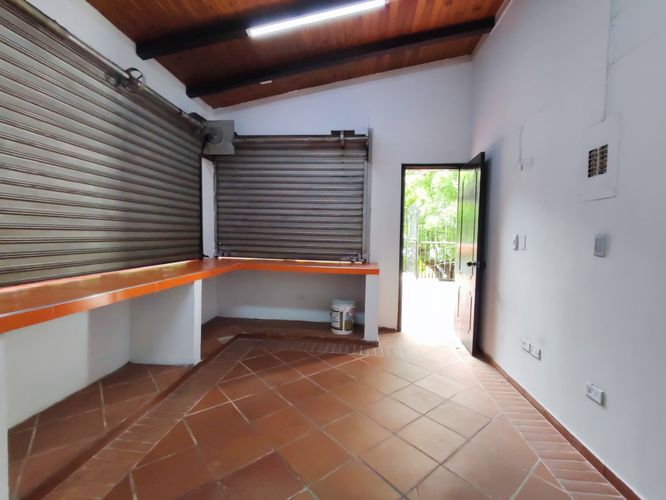 Local en arriendo en Quinta Oriental, Villa del Rosario, 25 m² · foto 2 de 5