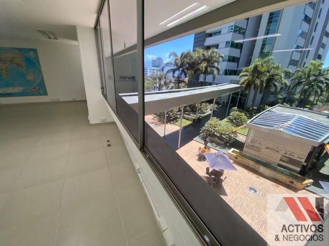 Oficina en arriendo en Los Balsos, Medellín, 875 m² · foto 4 de 8