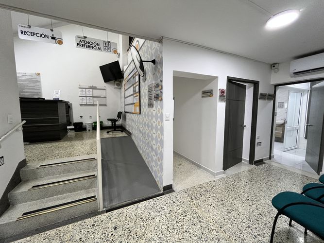 Oficina en arriendo en Caobos, Cúcuta, 286 m² · foto 2 de 24