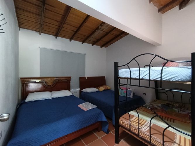 Casa de 4 alcobas en arriendo en California, Los Patios, 400 m² · foto 8 de 18