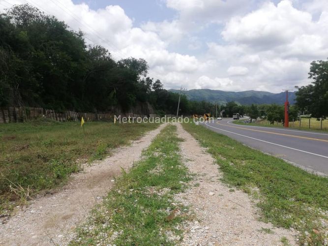 Casa de 2 alcobas en venta en Oriente, Girardot, 70 m² · foto 11 de 24