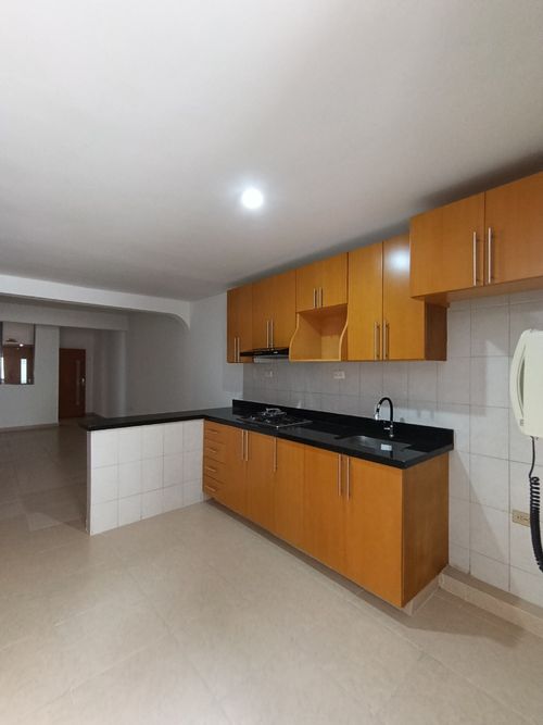 Apartamento de 3 alcobas en venta en Popular, Cúcuta, 91 m² · foto 2 de 14