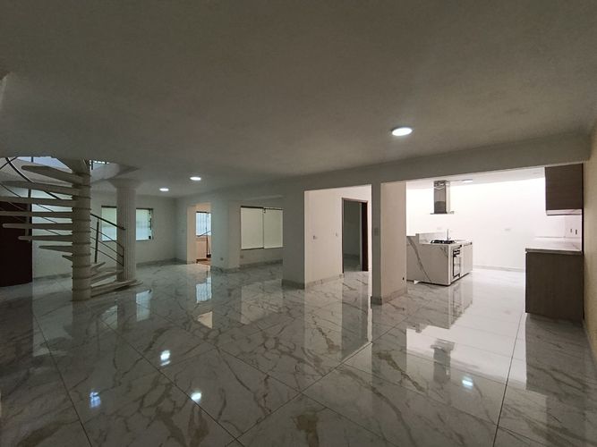 Casa de 5 alcobas en venta en Villas De Santander, Villa del Rosario, 259 m² · foto 2 de 20