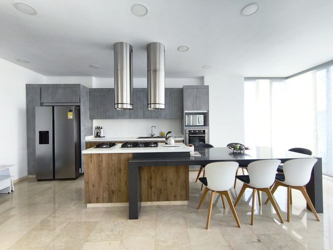 Casa de 12 alcobas en venta en La Riviera, Cúcuta, 1000 m² · foto 2 de 24