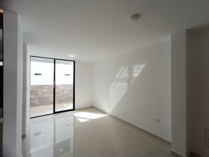 Casa de 3 alcobas en venta en Villa Antigua, Villa del Rosario, 71 m² · foto 2 de 14
