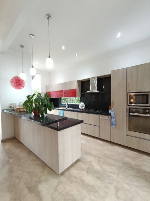 Casa de 4 alcobas en venta en California, Los Patios, 300 m² · foto 3 de 19