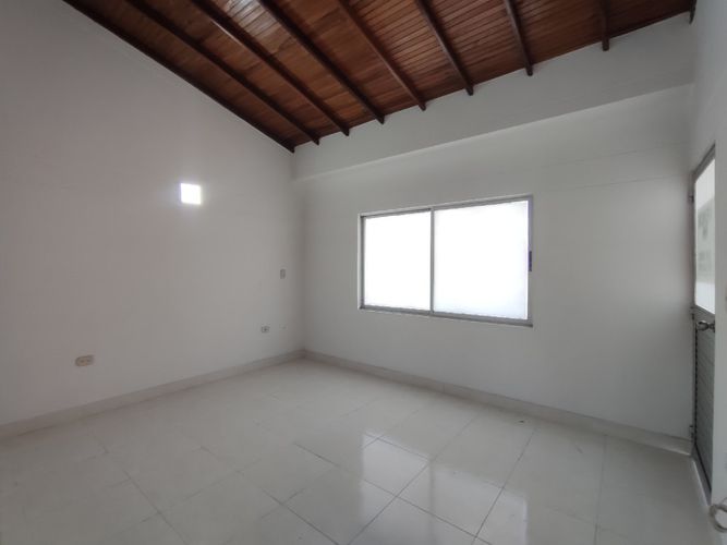 Casa de 3 alcobas en venta en Ub. La Floresta, Los Patios, 90 m² · foto 3 de 14