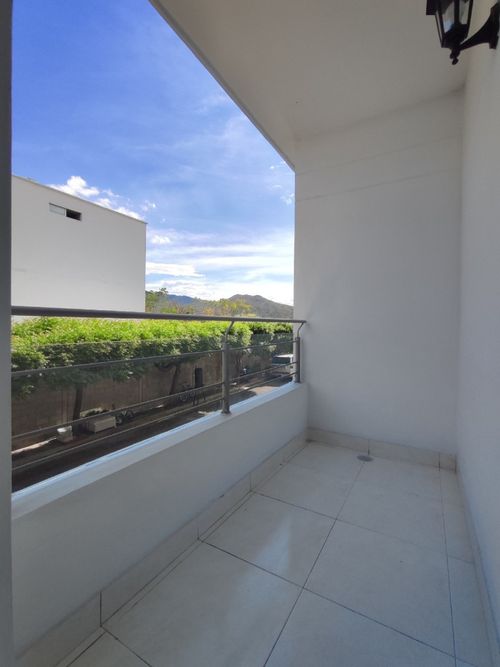 Casa de 3 alcobas en venta en Ub. La Floresta, Los Patios, 90 m² · foto 5 de 14