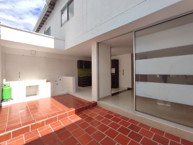 Casa de 3 alcobas en venta en Ub. La Floresta, Los Patios, 90 m² · foto 11 de 14