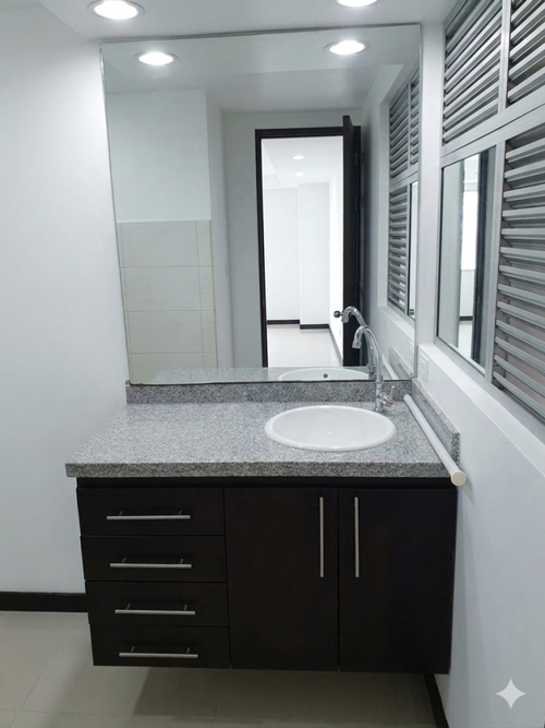 Oficina en arriendo en Loma Del Escobero, Envigado, 152 m² · foto 5 de 7