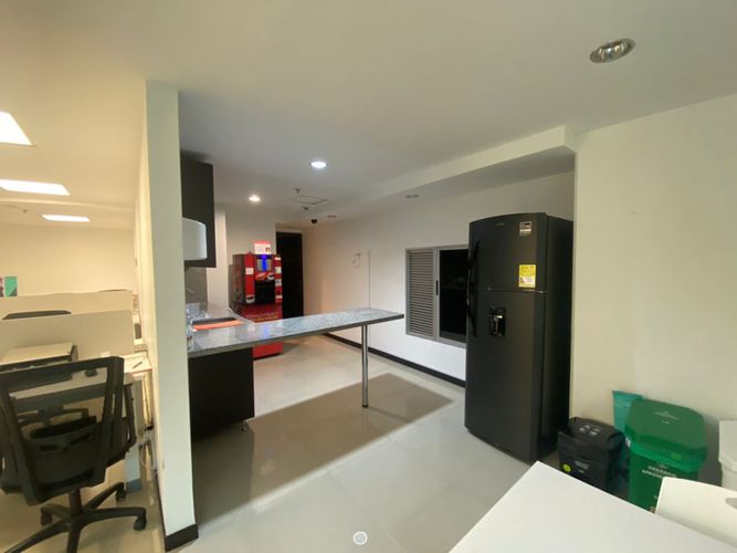Oficina en arriendo en Loma Del Escobero, Envigado, 152 m² · foto 6 de 7