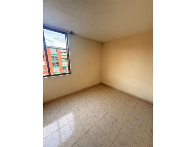 Apartamento en venta en Villas De Granada, Bogotá · foto 2 de 13