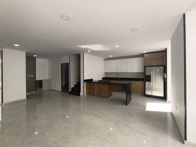 Casa de 4 alcobas en venta en El Portico, Cúcuta, 220 m² · foto 2 de 17