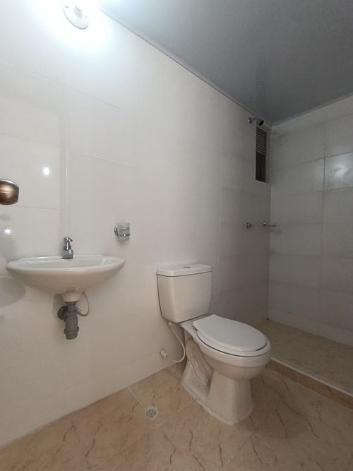 Apartamento de 2 alcobas en venta en Agualinda I, Los Patios, 47 m² · foto 7 de 12