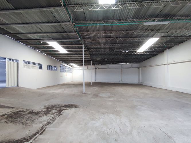 Bodega en venta en Cundinamarca, Cúcuta, 462 m² · foto 2 de 8