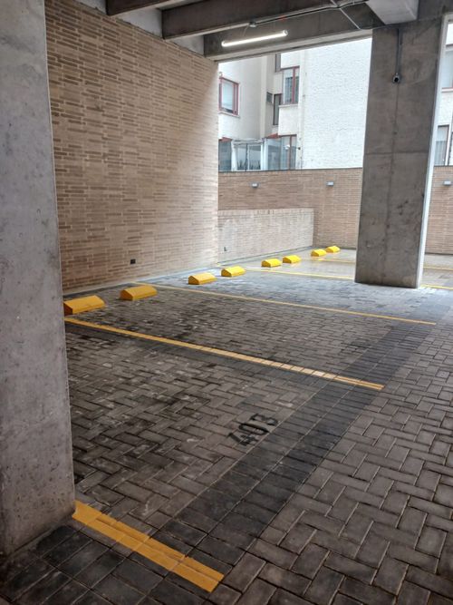 Apartamento de 3 alcobas en venta en La Cabrera, Bogotá, 172 m² · foto 23 de 24