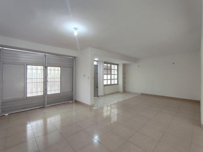 Casa de 5 alcobas en venta en Carora, Cúcuta, 202 m² · foto 2 de 18
