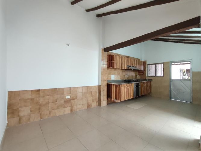 Casa de 5 alcobas en venta en Carora, Cúcuta, 202 m² · foto 3 de 18