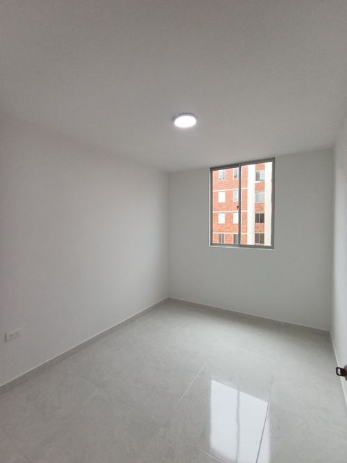 Apartamento de 2 alcobas en venta en Chaparral, Los Patios, 54 m² · foto 3 de 7