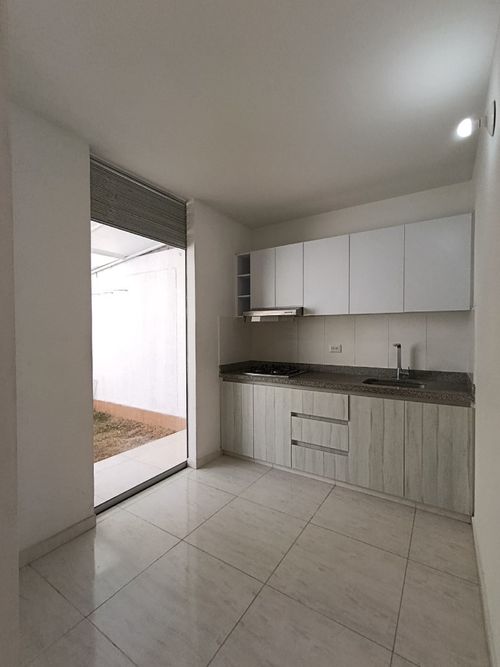 Casa de 3 alcobas en venta en Lomitas, Villa del Rosario, 84 m² · foto 2 de 14