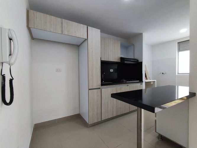 Apartamento de 3 alcobas en venta en La Floresta, Los Patios, 79 m² · foto 2 de 15
