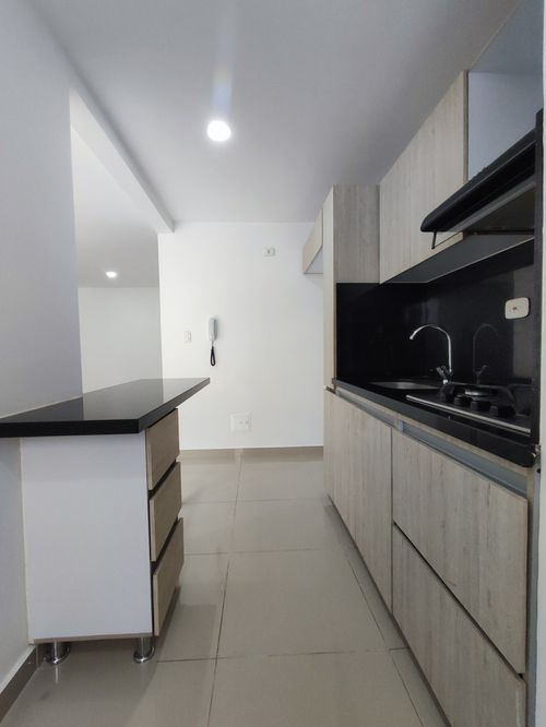 Apartamento de 3 alcobas en venta en La Floresta, Los Patios, 79 m² · foto 3 de 15