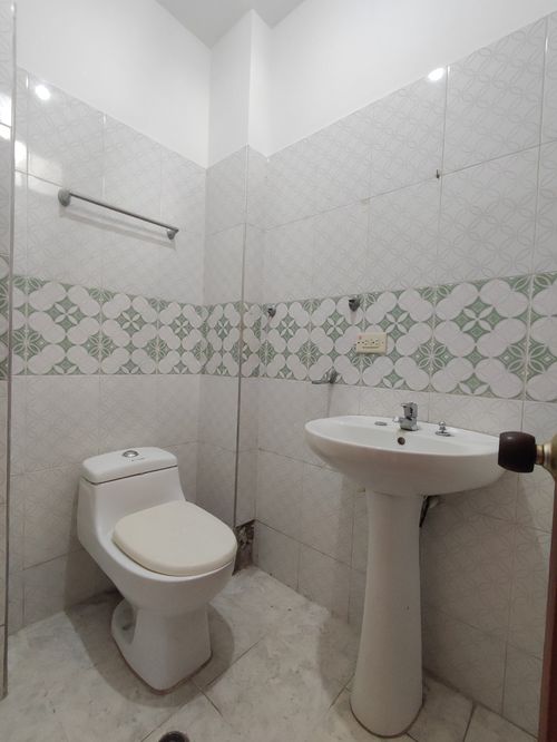 Casa de 5 alcobas en venta en Santa Lucia, Cúcuta, 279 m² · foto 3 de 24